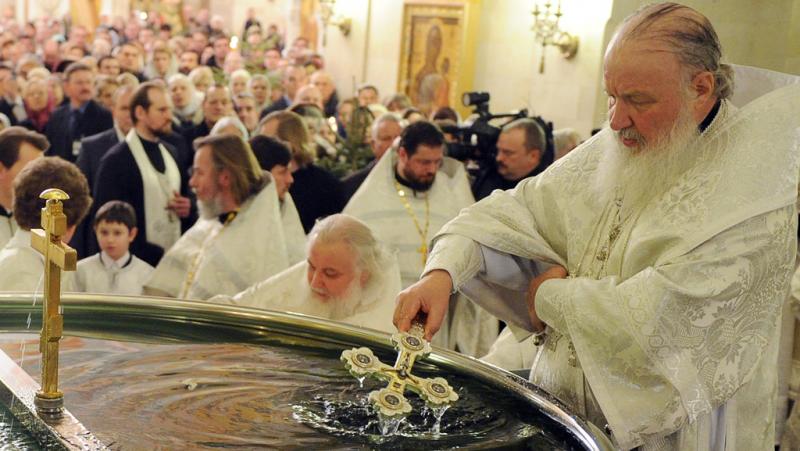 фото: крещенская служба с освящением воды в Храме, © 