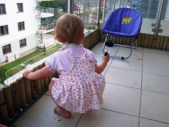 Детская безопасность на балконе, остекление балконов