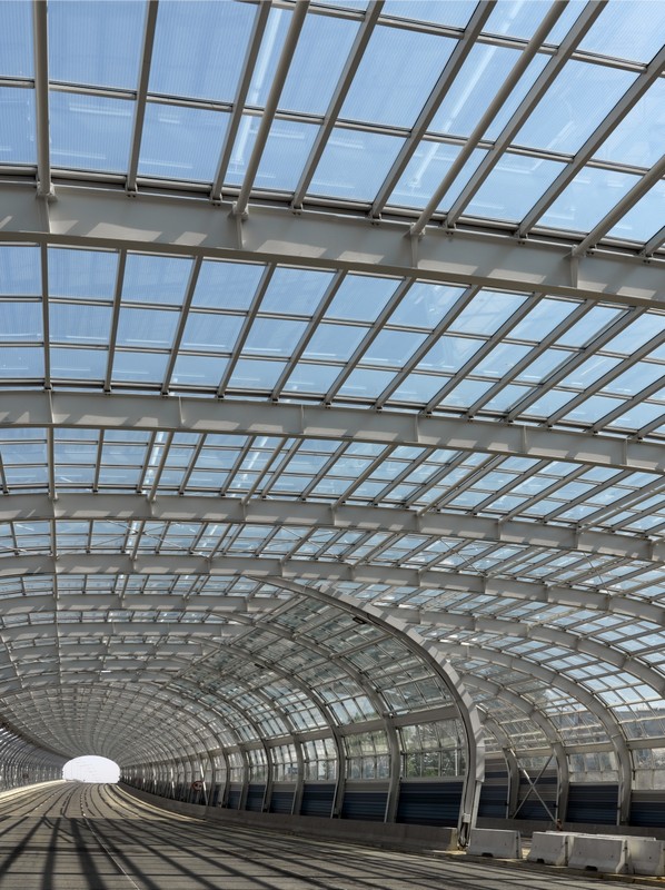 Стеклопакеты Pilkington InsulightTM Protect, звукопоглощающие стеклянные полутоннели