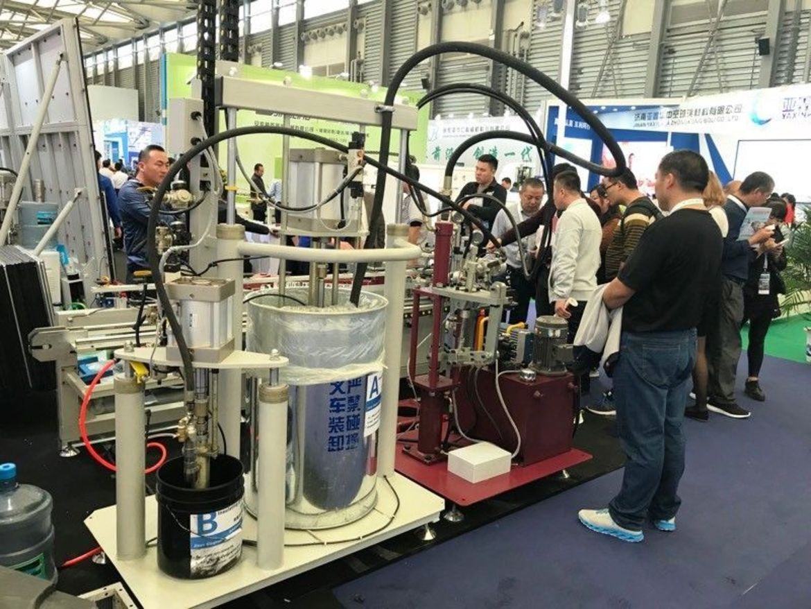 Оборудование для нанесения герметика