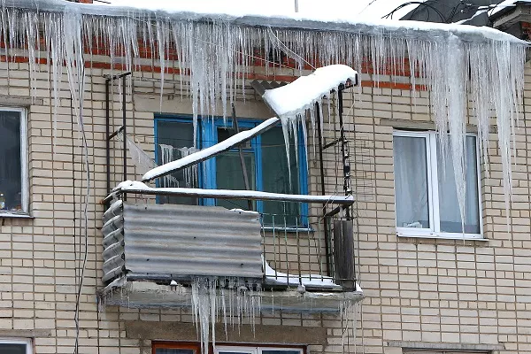 Внешняя отделка балкона сайдингом
