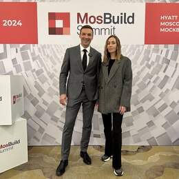 Видеоинтервью с Яковом Сыромятниковым, директором MosBuild, к 30 юбилею выставки