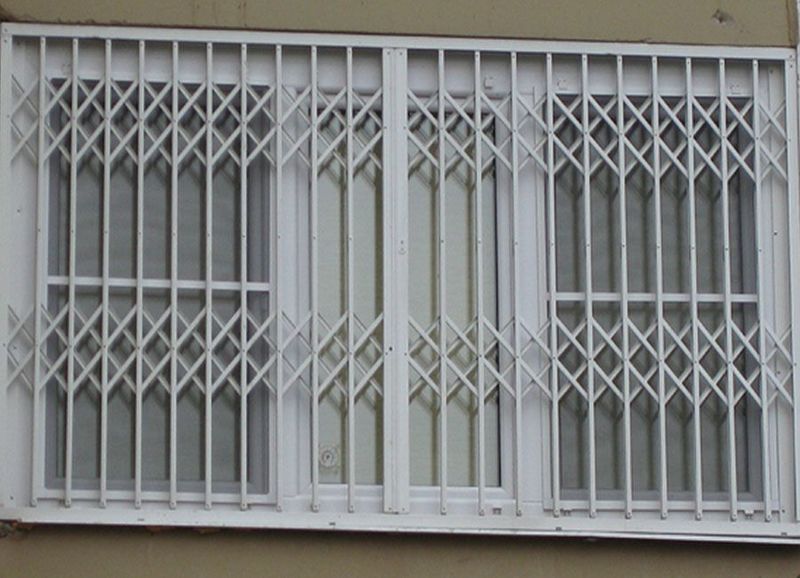Фото: решетка на окне – когда дом, как тюрьма, противовзломное окно