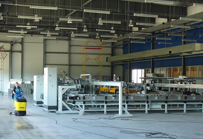 Фото: монтаж 2-й автоматизированной линии по производству окон ПВХ в ЛЗСК
