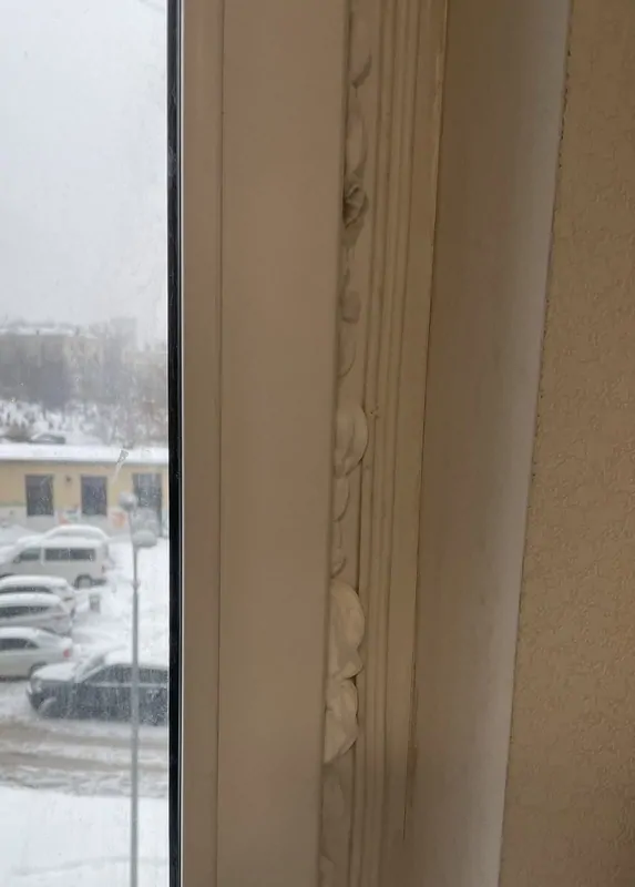 Фото: окно в новостройке продувает и требует замены на качественное. © oknamedia 