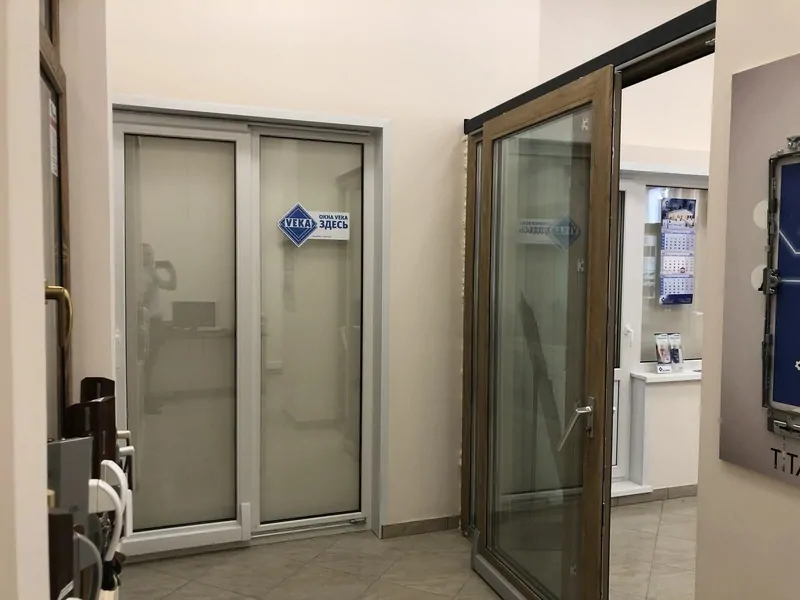 Образцы порталов SIEGENIA помогают показать готовое остекление. © SIEGENIA 