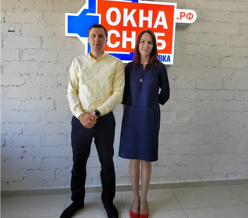 Руководитель компании Окнаснаб Поставка А. Присяжнюк и директор Воронежского филиала ТД ЭксПроф Т. Ковалева. © exprof  