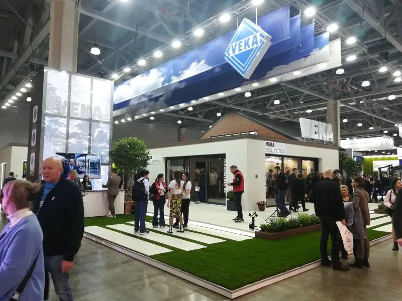 Фото: стенд VEKA на Mosbuild 2023, © oknamedia