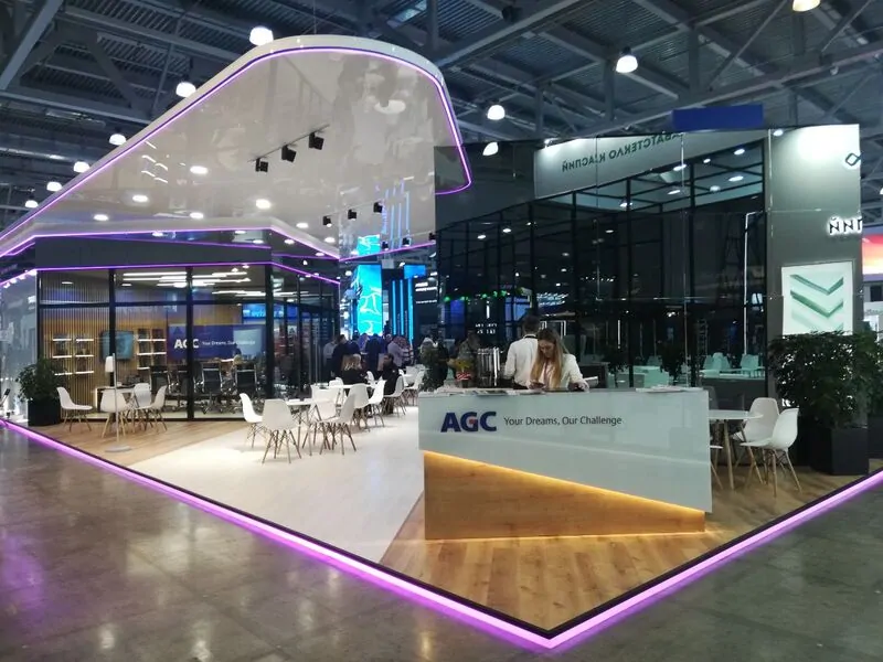 Фото: стенд AGC на Mosbuild 2023, © oknamedia