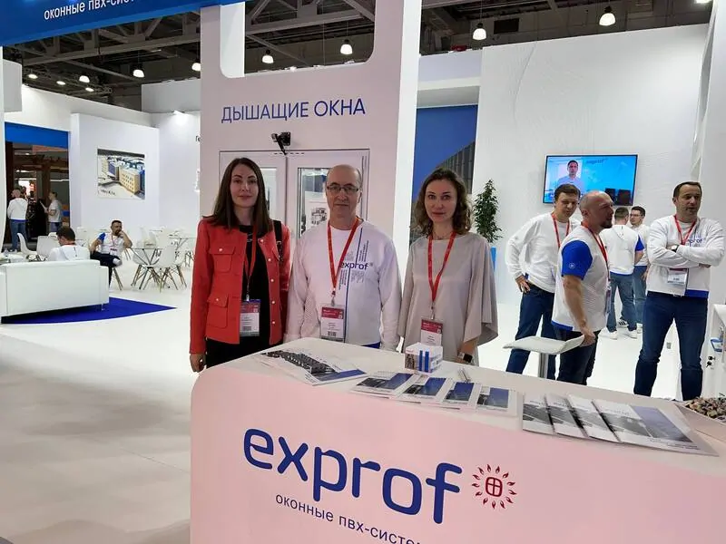 Фото: ОКНА МЕДИА в гостях у Exprof с Михаилом Жолобовым  на Mosbuild 2023, © oknamedia