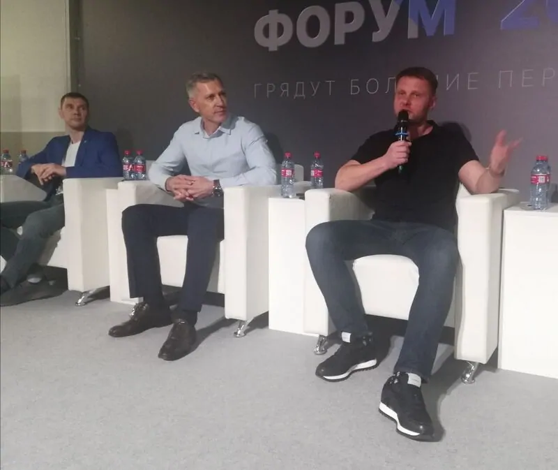 Фото: выступления производителя окон из Беларуси, © oknamedia 