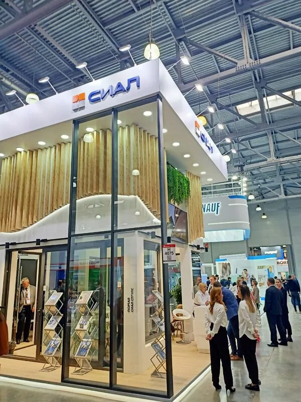 Фото: стенд СИАЛ на Mosbuild 2024, © oknamedia 