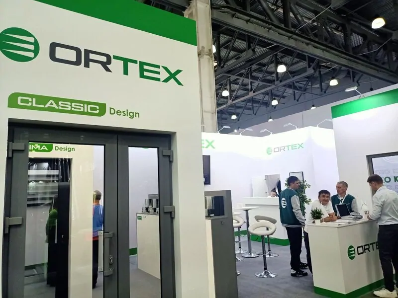 Фото: стенд ORTEXна Mosbuild 2024, © oknamedia 