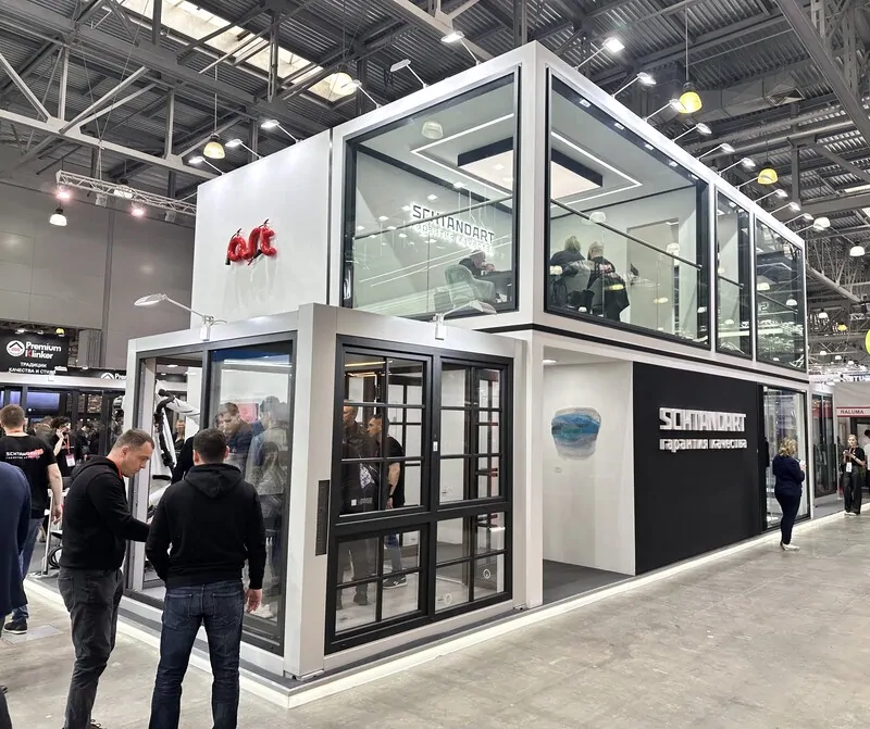 Фото: стенд компании Schtandart на MosBuild 2024, © oknamedia