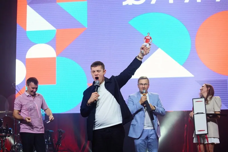 Фото: Подарок футбольному болельщику – фигурка футболиста. © ФУТУРУСС 