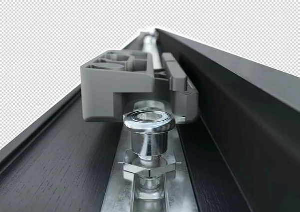 Полиамидная вставка в ответной пластине снижает трение – цапфа легко входит в зацепление. © SIEGENIA  