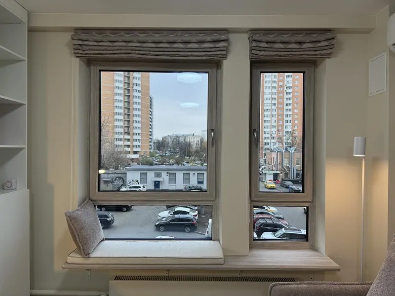 Уютная зона отдыха на окне. © oknamеdia 