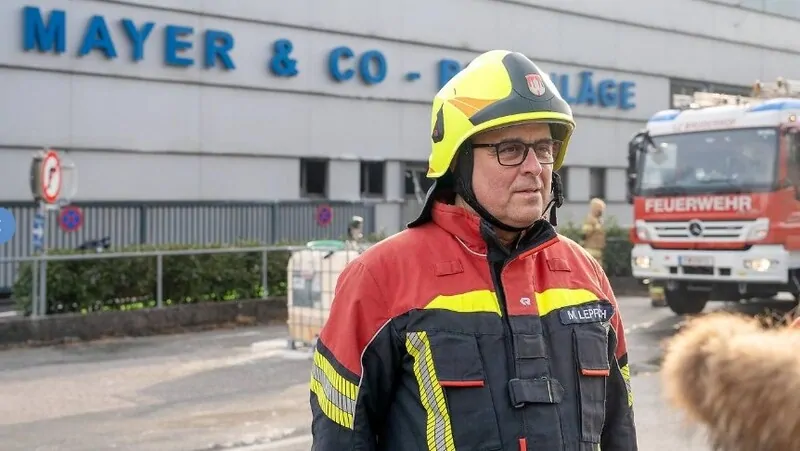Фото: пожар на заводе MАСО потушен, © BILD/ALEXANDER KILLER 