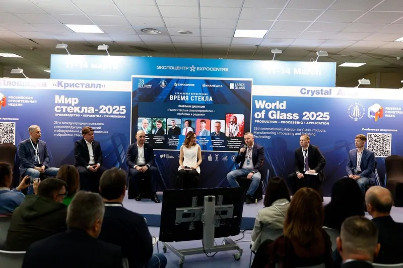 Обсуждение актуальных вопросов на конференции Время стекла © оknamedia 