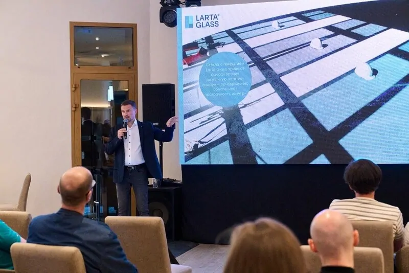 Преимущества компании Larta Glass. © Пласт-Сервис 