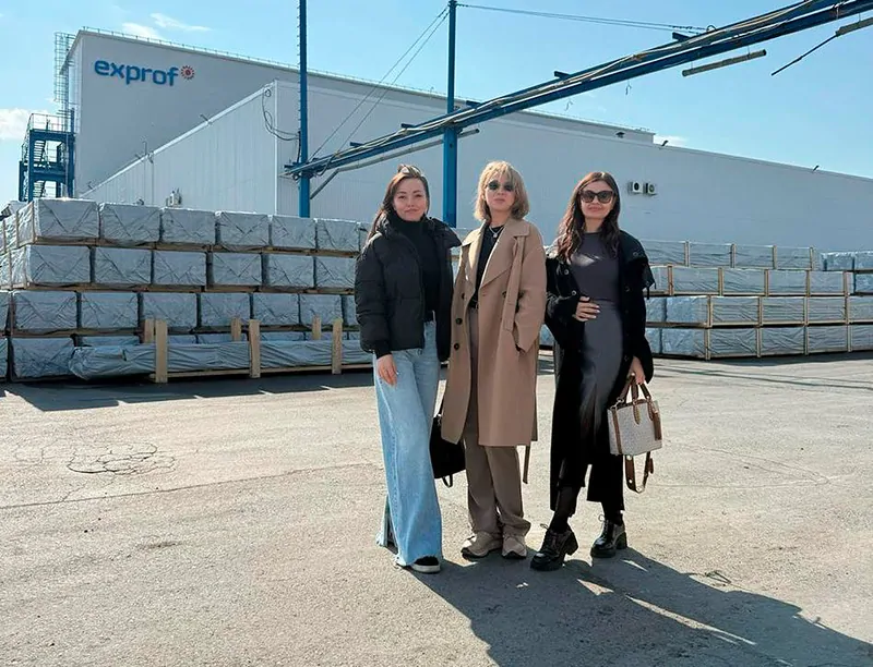 Представители застройщика Партнер после осмотра завода ЭксПроф. © exprof 