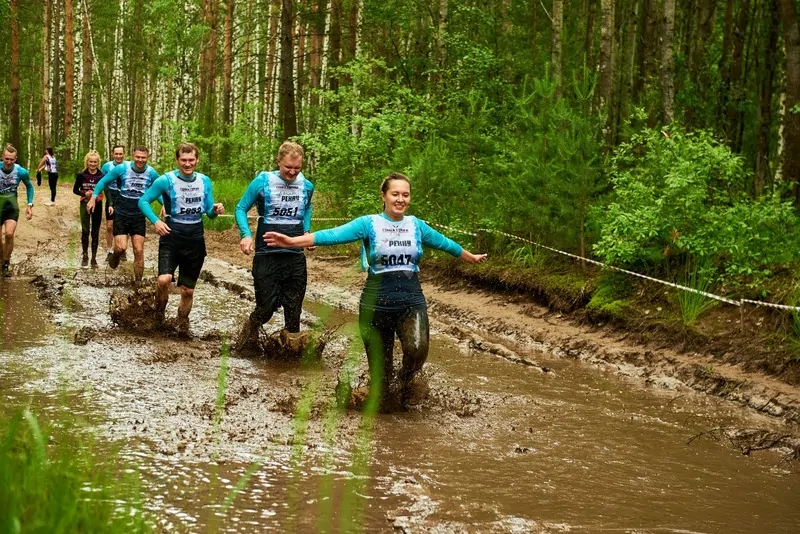 Фото: не самые простые испытания на Гонке героев, © РЕХАУ 