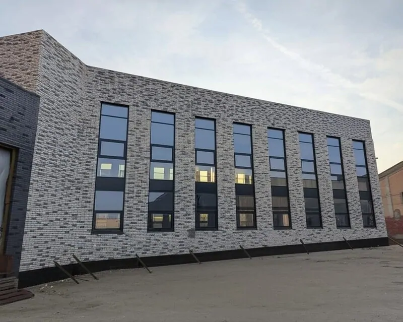 В ЖК DOLCE VITA несколько разных типов оконных систем, для всех них специалисты составили детальную спецификацию и подобрали подходящую фурнитуру © фото SIEGENIA 