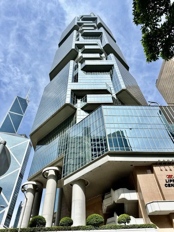 Современная архитектура. Фото © оknamedia 