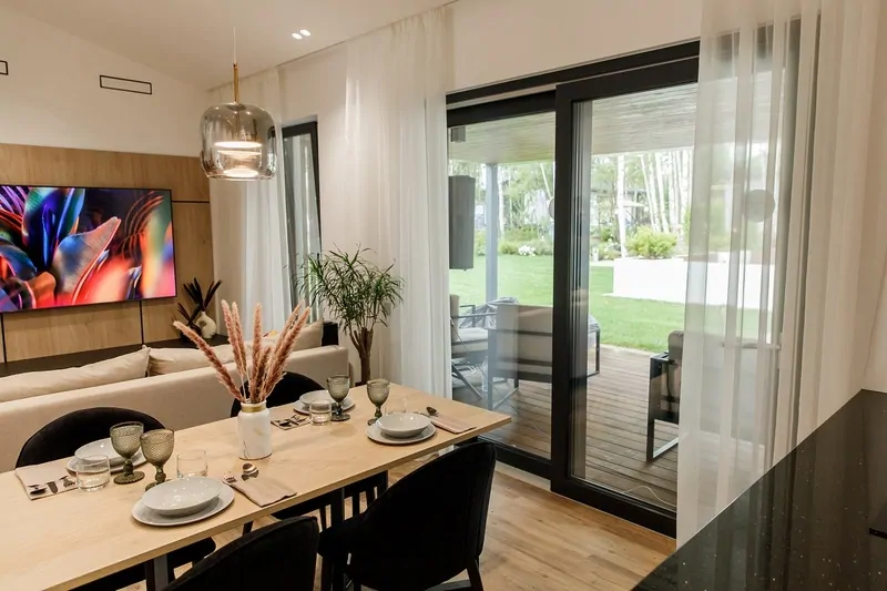 Раздвижные двери Intelio Slide РЕХАУ в интерьере © РЕХАУ 