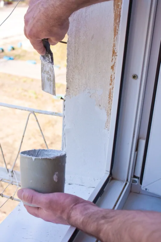 Нужно ли замазать щель с ПСУЛ лентой © Фотобанк Лoри