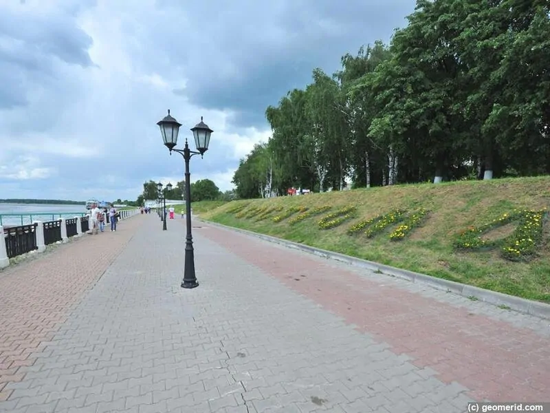 Набережная Волги в Костроме Фото © geomerid.com 