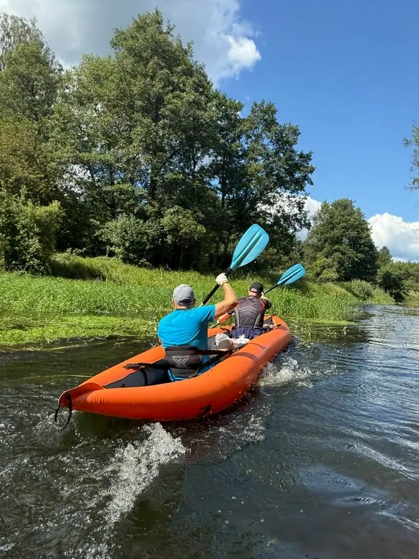 Фото: команда РЕХАУ на выезде на байдарках, © РЕХАУ 