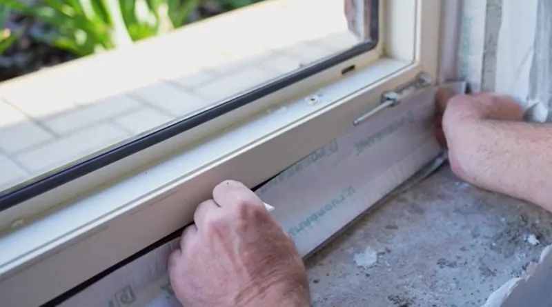 Трехслойный теплый монтажный шов. © оknamedia  