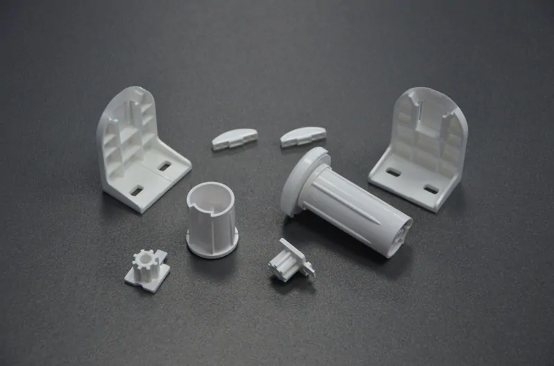 Крепеж рулонной шторы © Фотобанк Лoри 