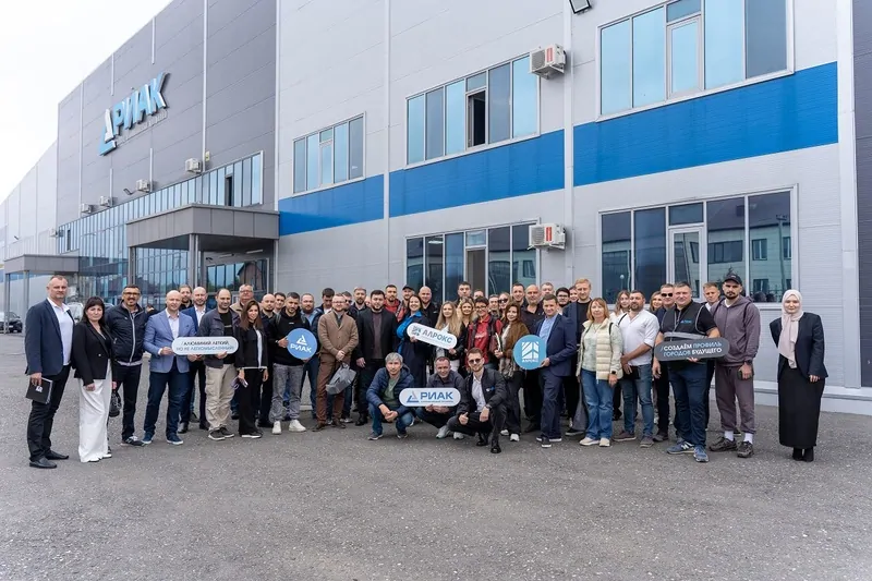 Бизнес-тур на завод алюминиевого профиля РИАК. © Алрокс