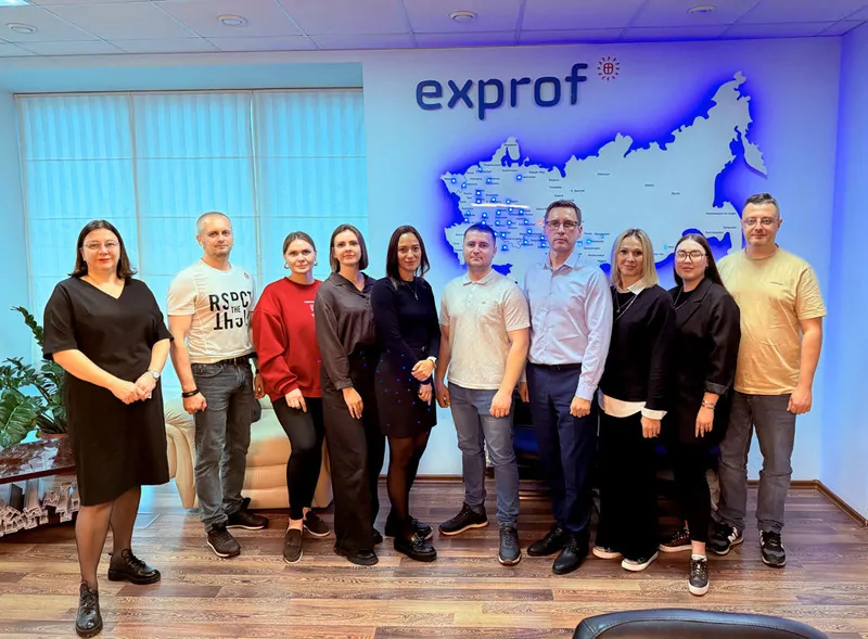 Совместное фото в офисе ЭксПроф. © exprof 