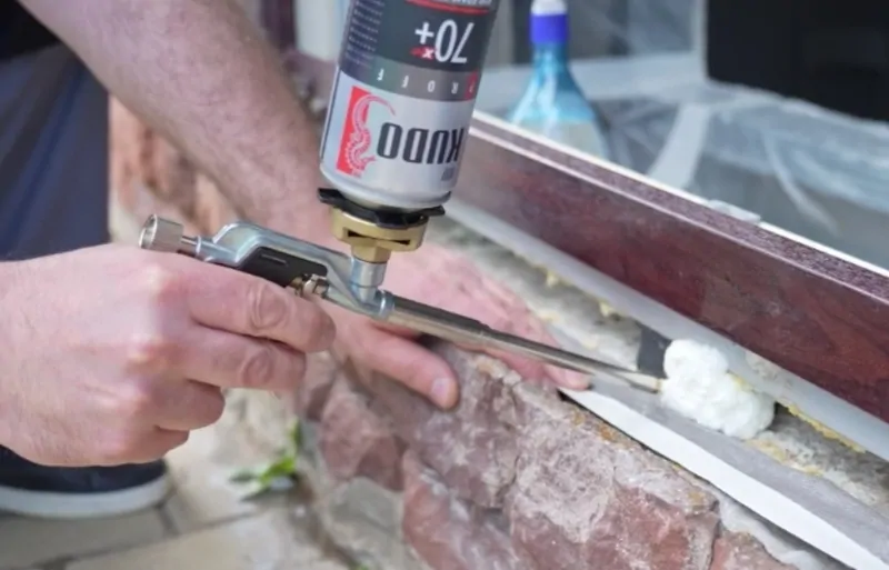 Подпенивание (тепоизоляция) опорных колодок, © oknamedia