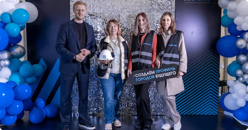 Фото: Представители РАСАЛ и Окна Медиа на первом дне бизнес-тура на завод РИАК © АЛРОКС 