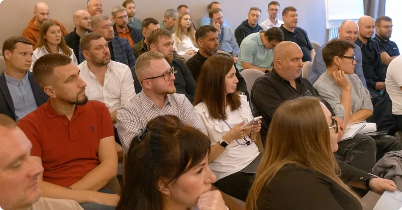Фото: Гости бизнес-тура от Алрокс на конференции © АЛРОКС 