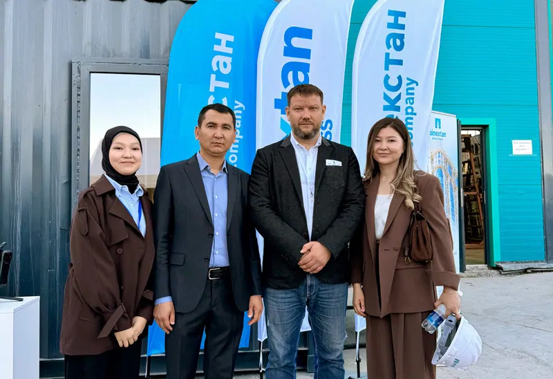 Представители компаний-партнеров на открытии производств ГК Айнекстан. © exprof 