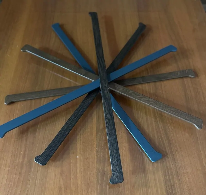 Торцевые накладки для подоконников MELKE с 3D ламинацией. © ЕТС Групп 