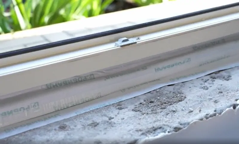 Если не хватает ширины ленты – их допустимо стыковать. © oкnamediа 