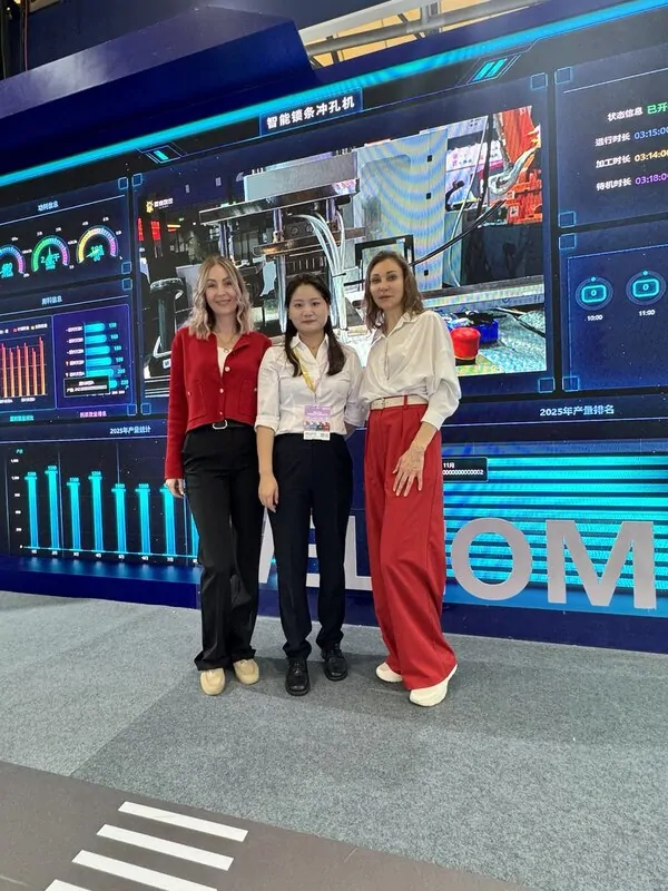 Редакция ОКНА МЕДИА на выставке FENESTRATION BAU China 2025. © оknamedia 