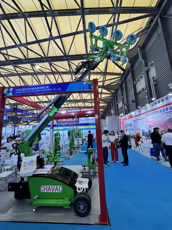 Фото Манипуляторы для работы на объектах. © оknamedia