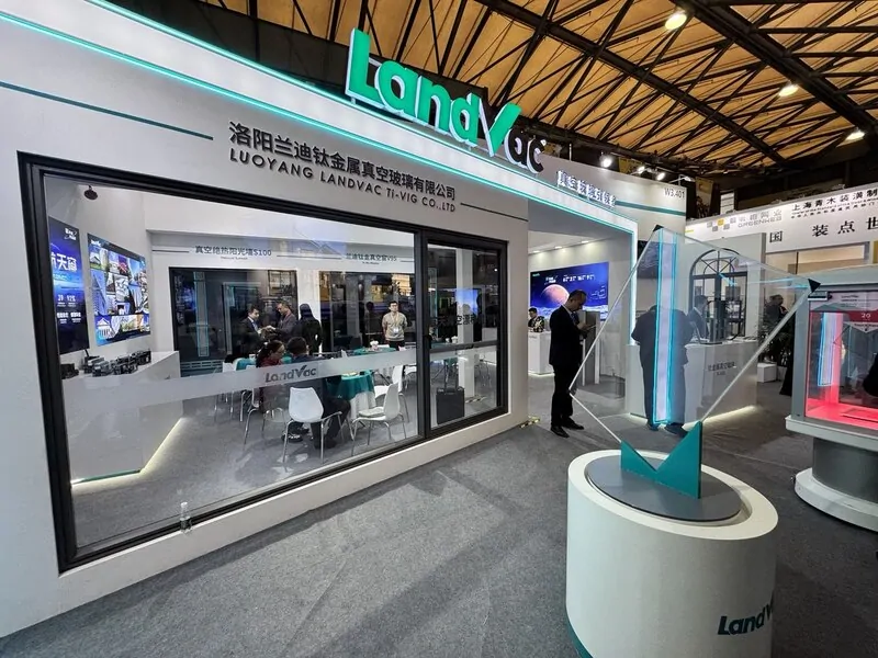 Панорамный вакуумный стеклопакет. © оknamedia 