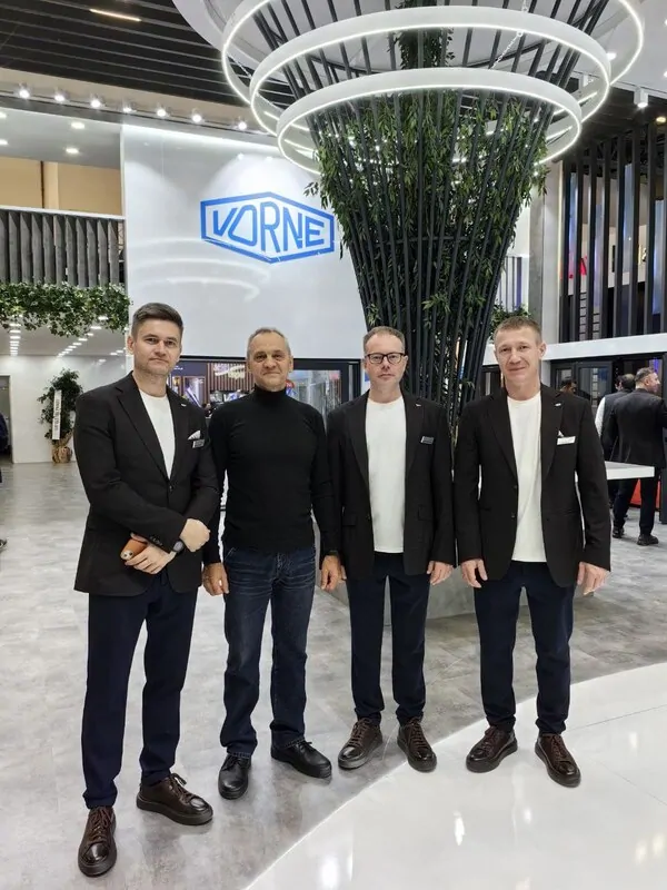 На стенде  VORNE есть что посмотреть. © oknamedia  