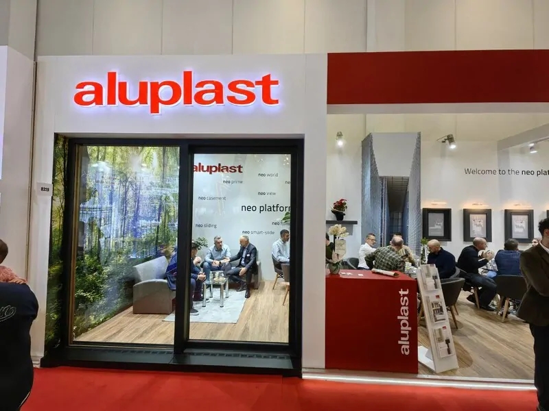 На стенде ALUPLAST.  © oknamedia  