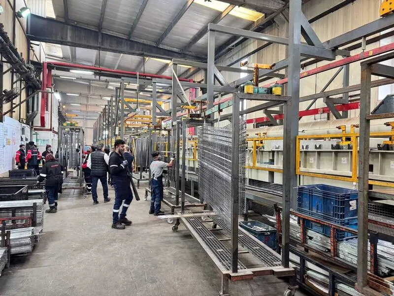 Цех гальваники на заводе по производству фурнитуры Accado. © oknamedia 