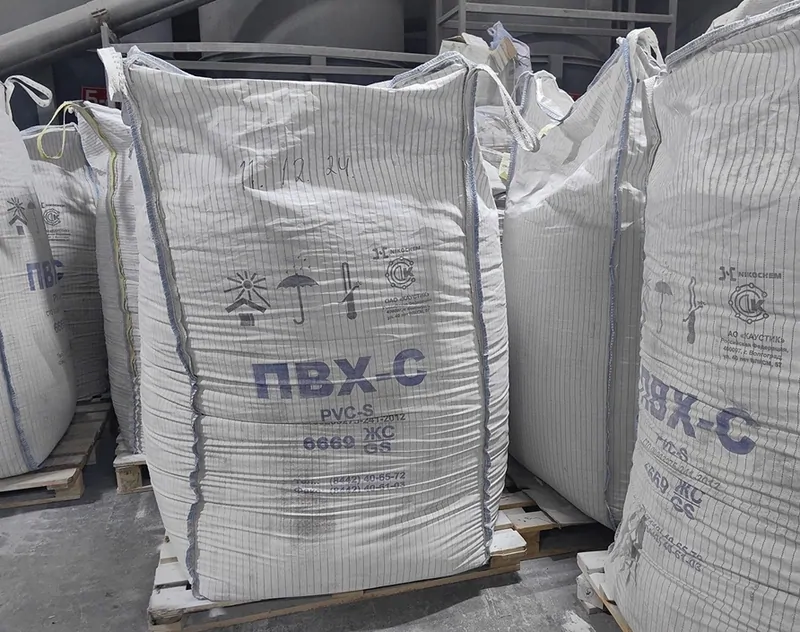 Фото: ПВХ-С для производства оконного профиля, © oknamedia