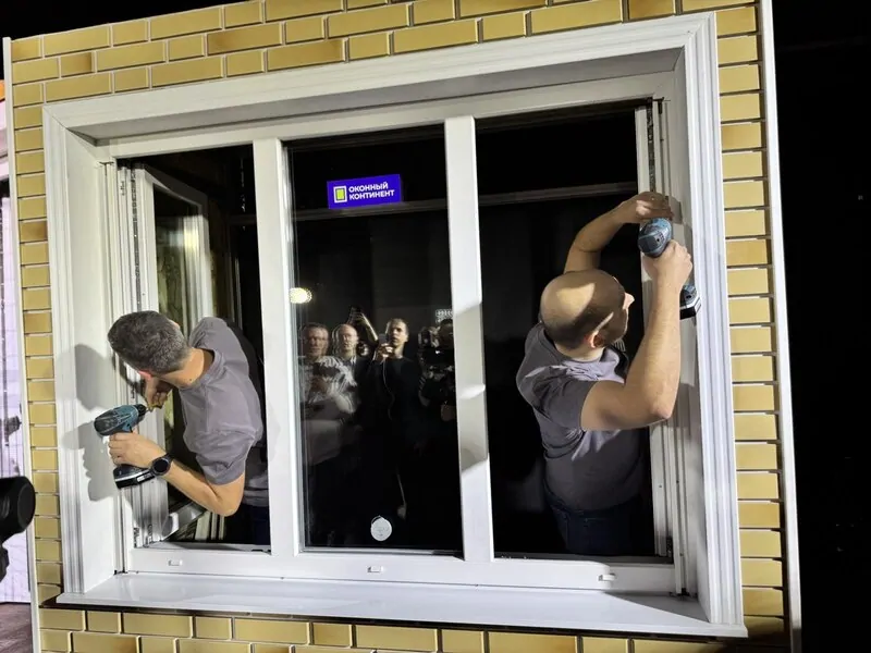 Монтаж солнцезащитных систем WellSun осуществили за 5 минут - легко и просто. © oknamedia